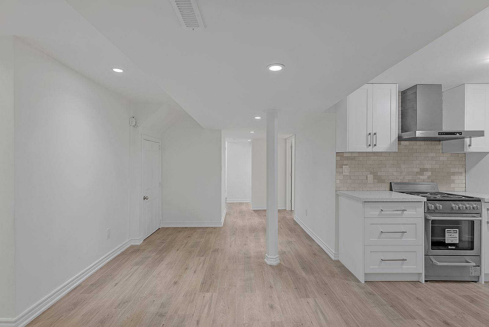 Mississauga, ON L5N 7T8,3788 Forest Bluff CRES #Lower