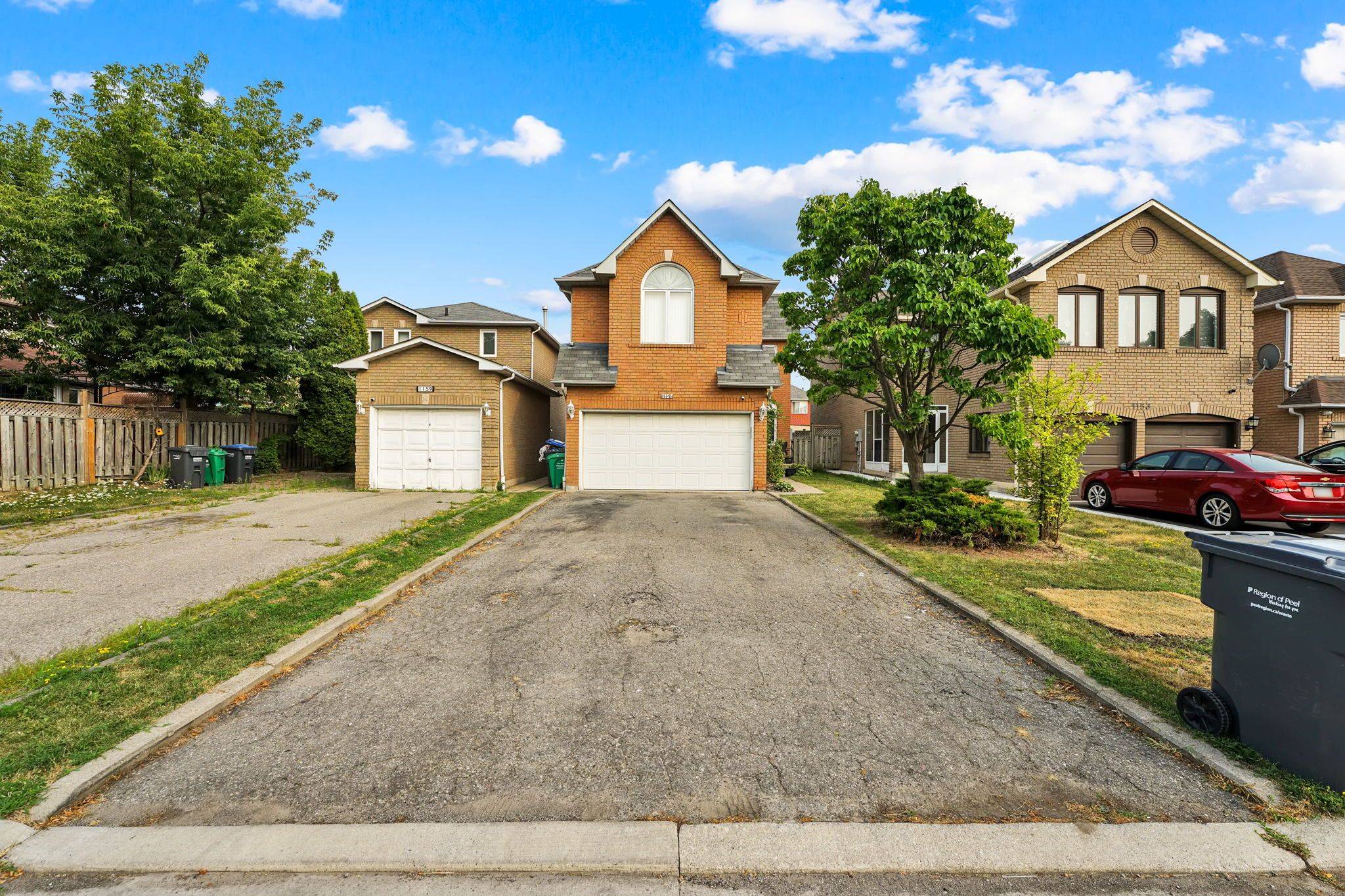 Mississauga, ON L5V 1P9,1157 Charminster CRES