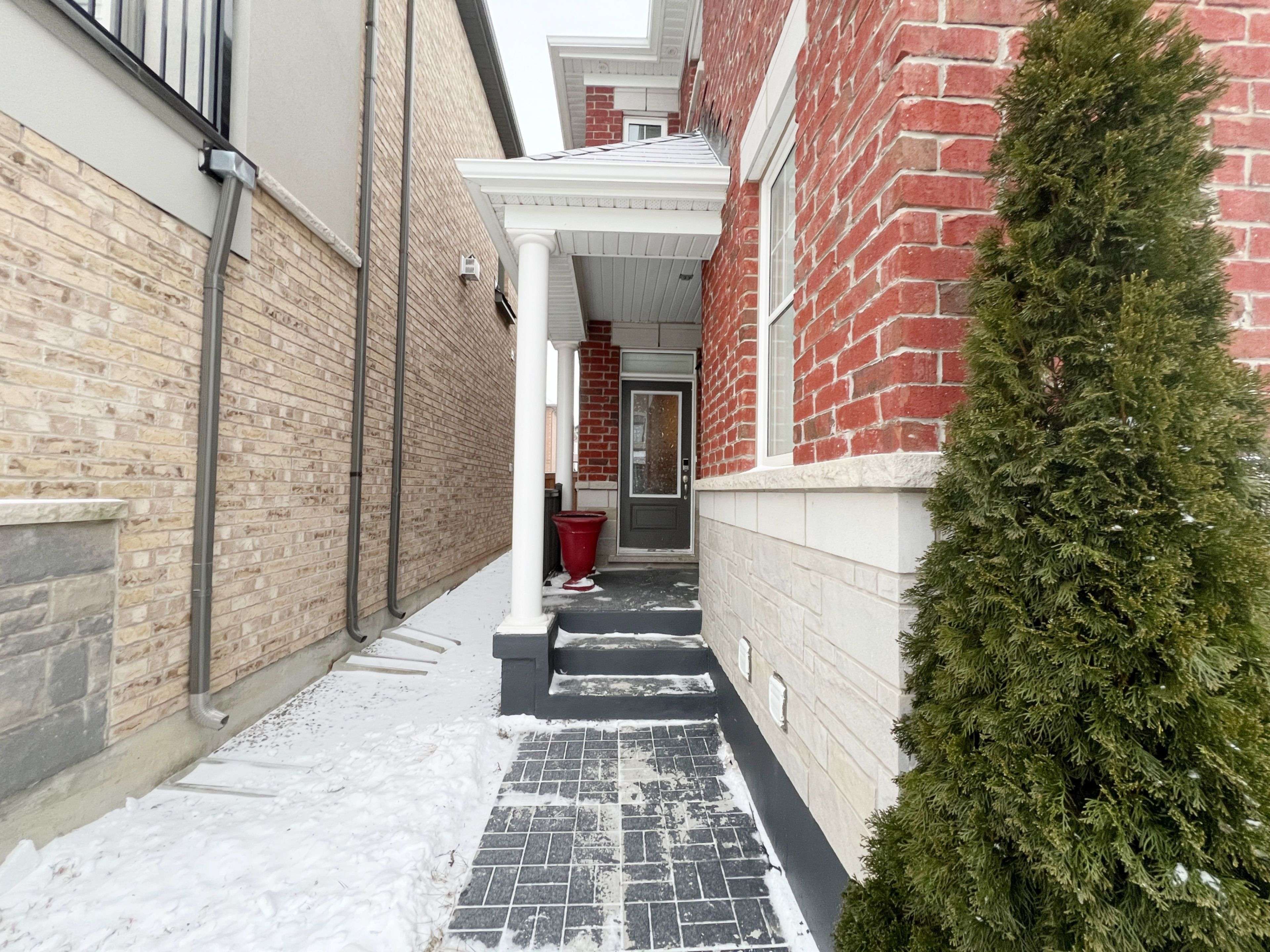 Milton, ON L9T 7E7,1300 Basswood CRES