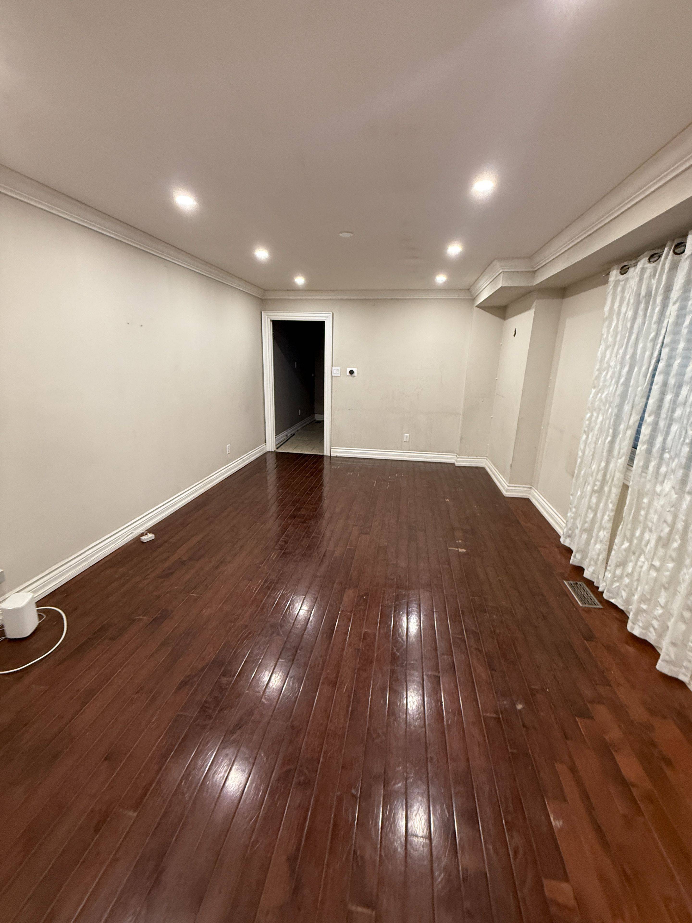 Brampton, ON L6Y 5B1,12 Caruso DR