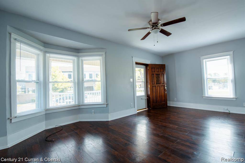 Farmington Hills, MI 48336,21001 Oxford AVE