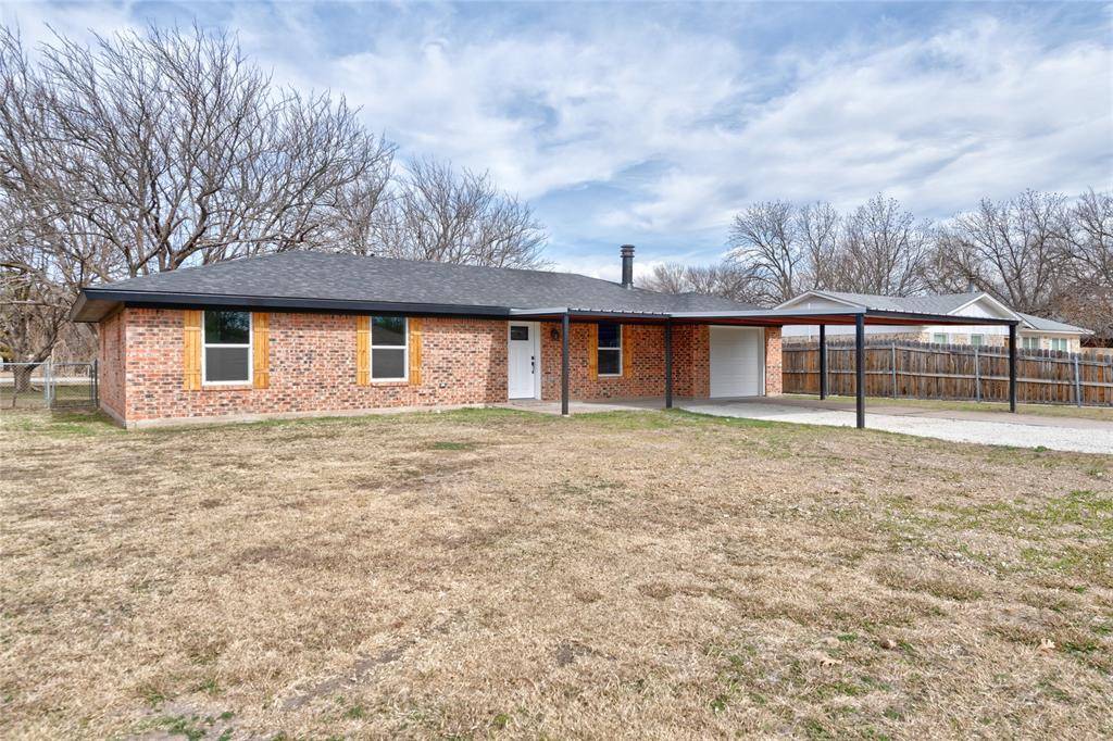 Clyde, TX 79510,214 Sandy Lane