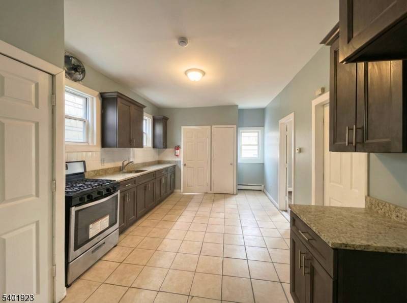 Passaic City, NJ 07055,339 Howe Ave