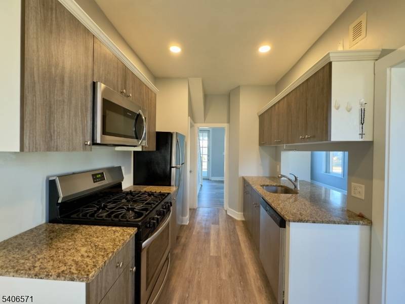 Newton Town, NJ 07860,31 Diller Ave