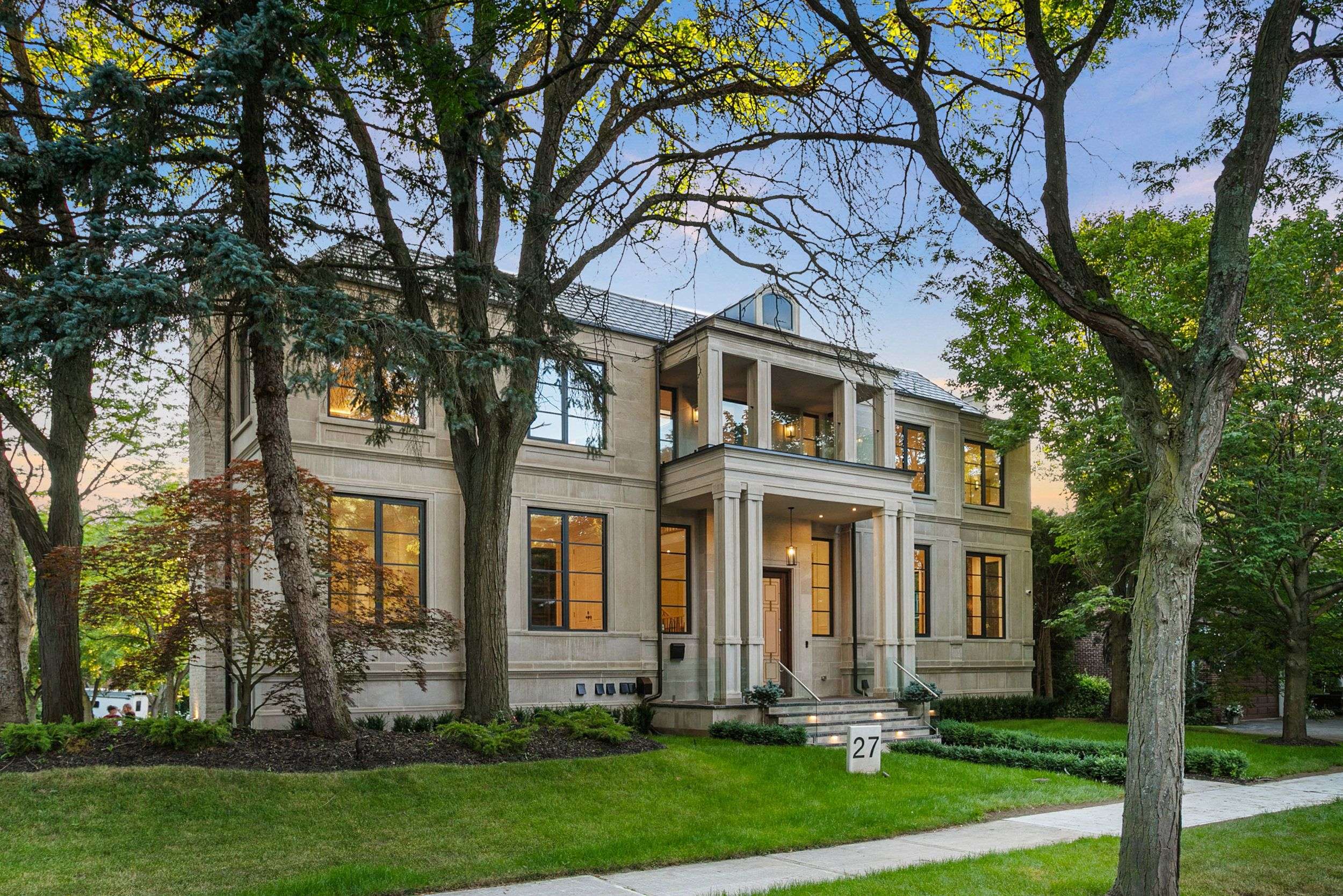 Toronto C12, ON M3B 3B1,27 Penwood CRES