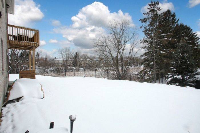 East Gwillimbury, ON L9N 0V5,12 Fair Winds LN