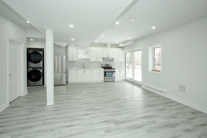 East Gwillimbury, ON L9N 0V5,12 Fair Winds LN