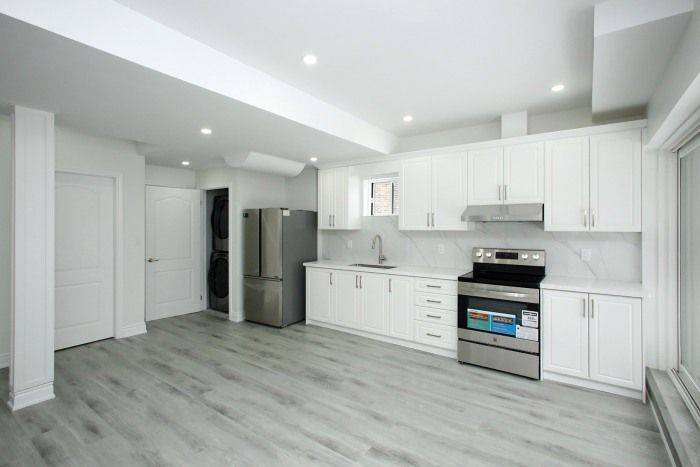 East Gwillimbury, ON L9N 0V5,12 Fair Winds LN