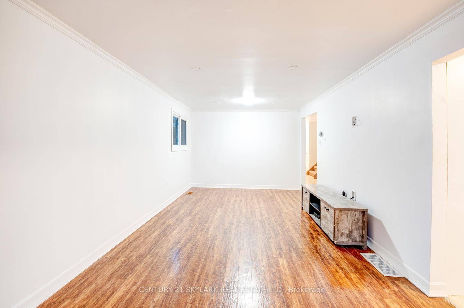 Barrie, ON L6M 5V3,66 Corbett DR