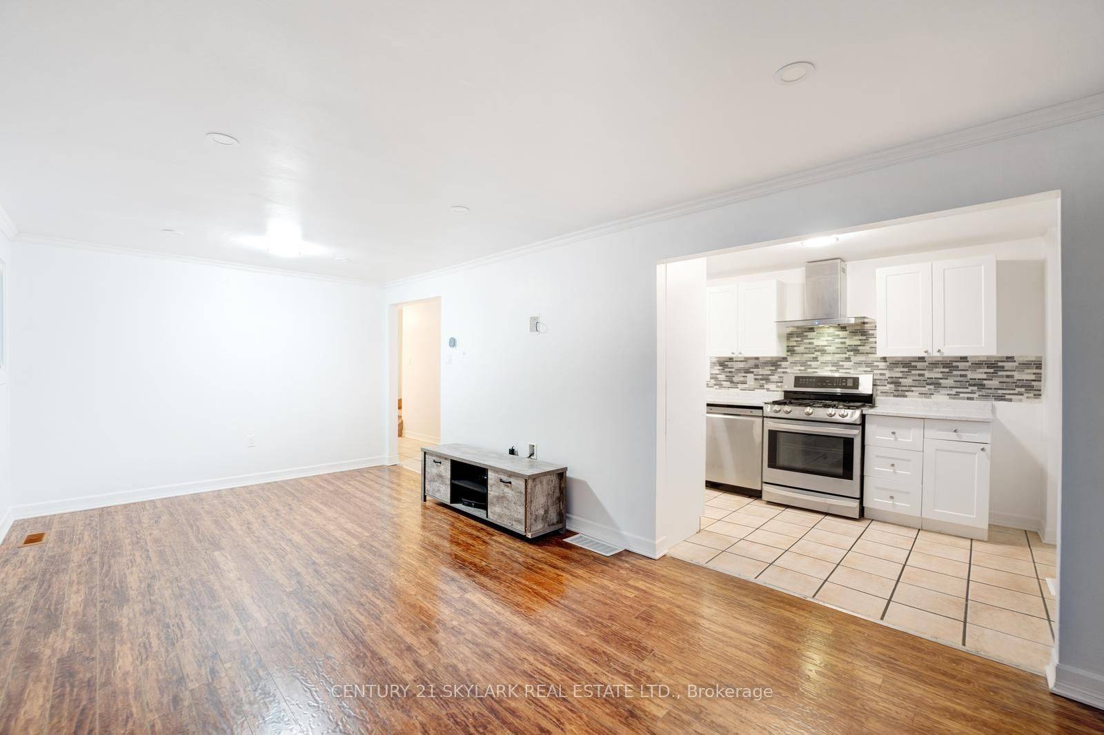 Barrie, ON L6M 5V3,66 Corbett DR