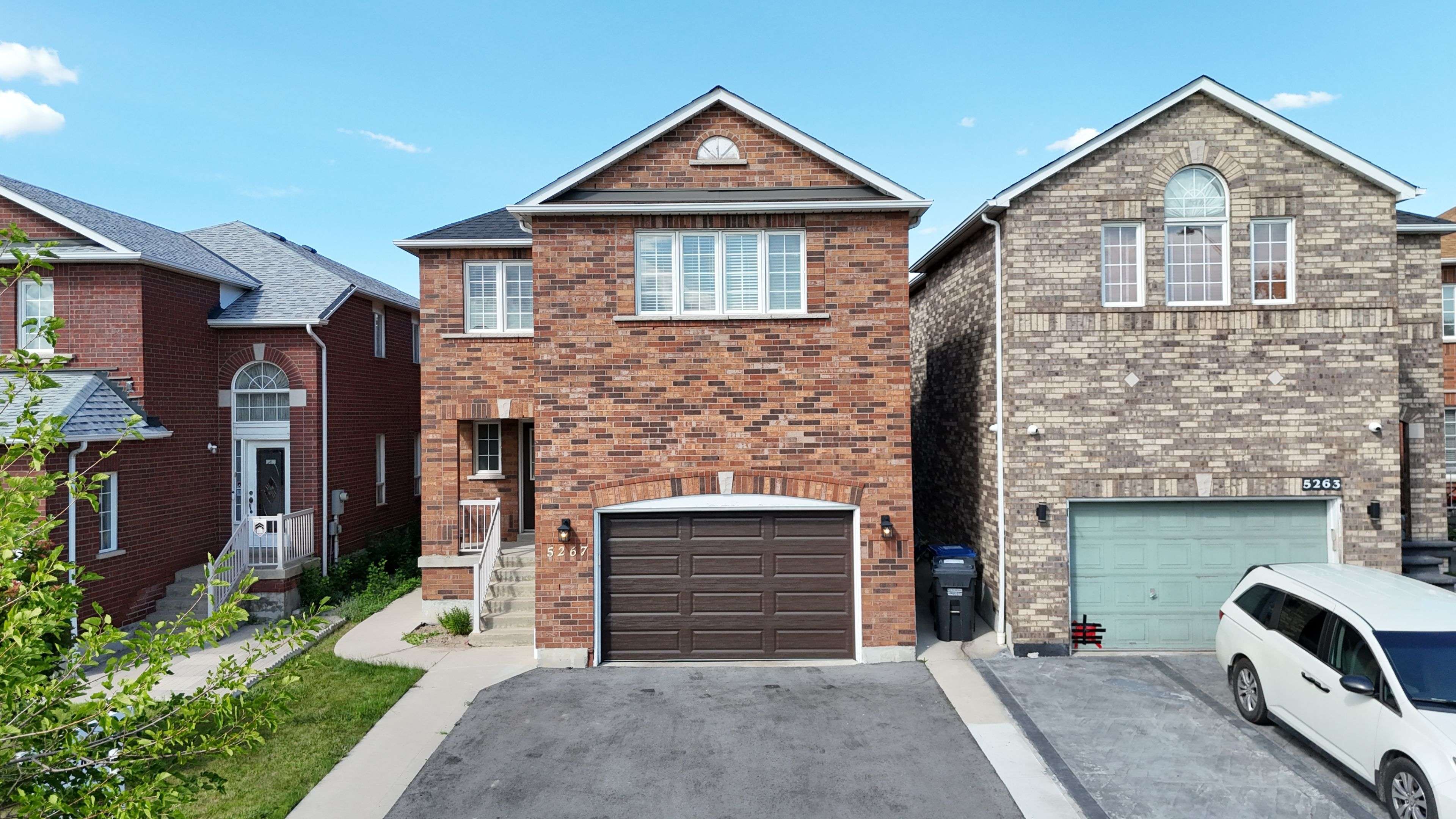 Mississauga, ON L5V 2N8,5267 BROOKWOOD CT