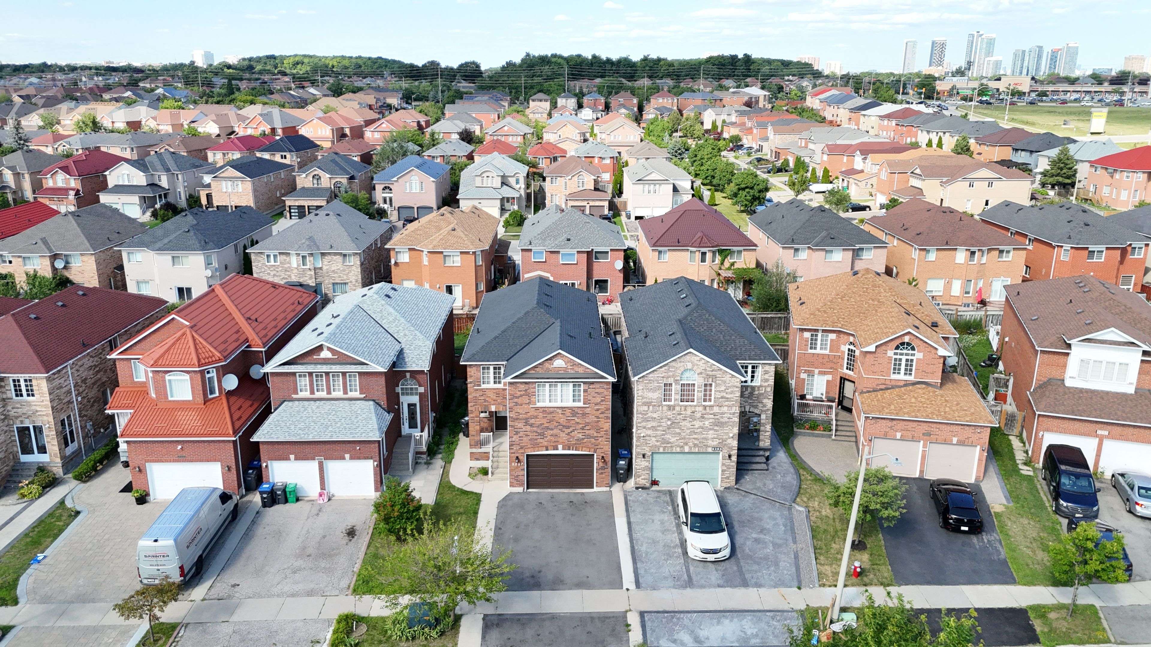 Mississauga, ON L5V 2N8,5267 BROOKWOOD CT