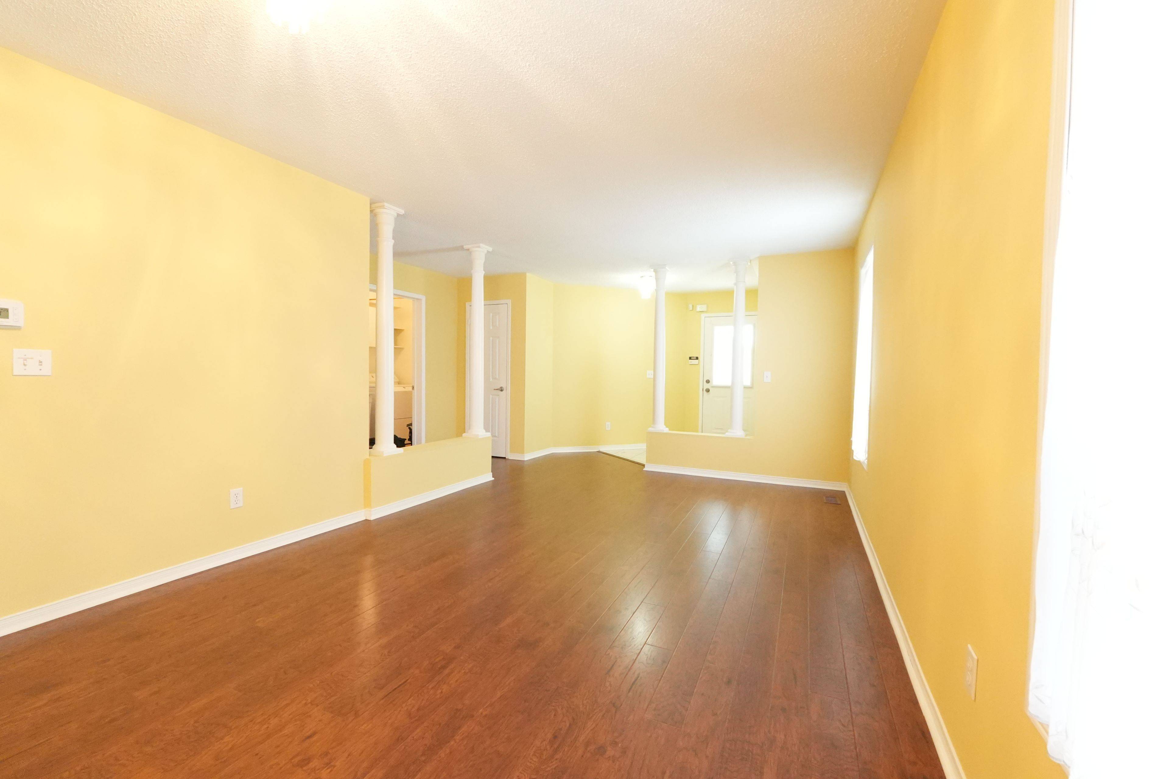 Mississauga, ON L5V 2N8,5267 BROOKWOOD CT