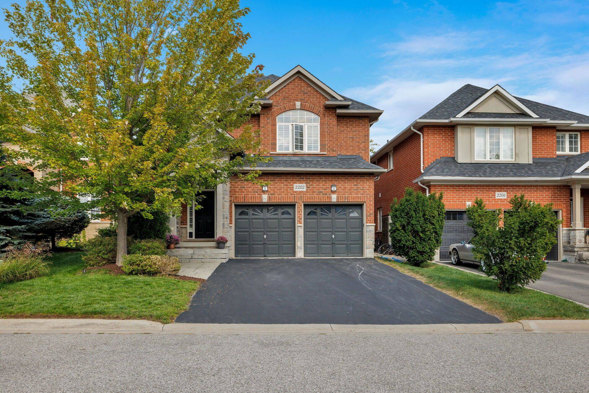 Oakville, ON L6M 5B8,2202 Brookhaven CRES