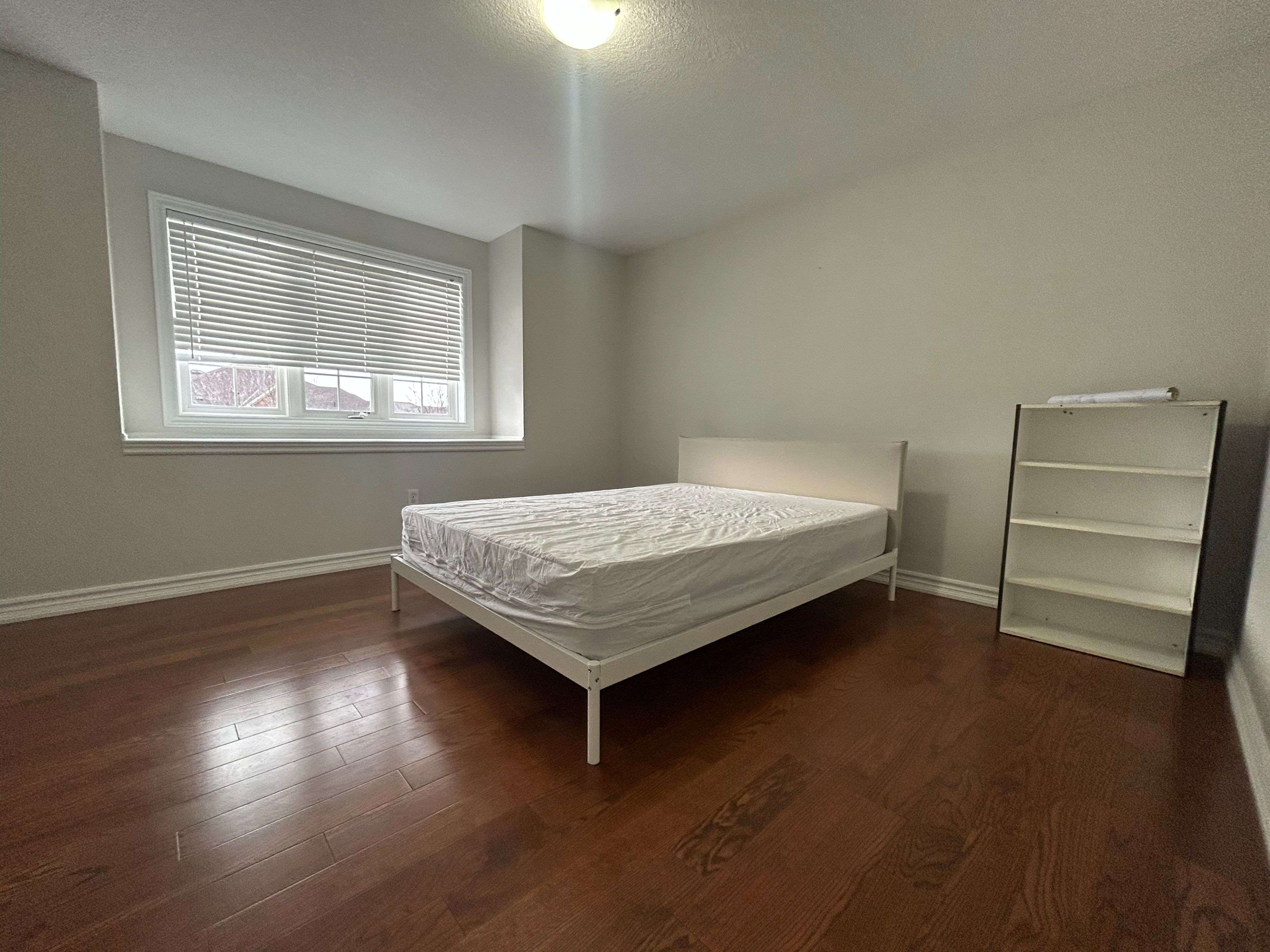 Milton, ON L9T 8M1,527 Miller WAY #1