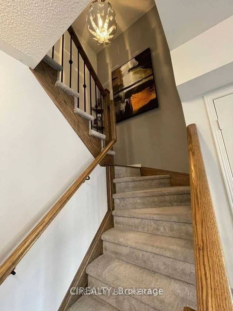 Oakville, ON L6H 0K1,2480 Post RD #16