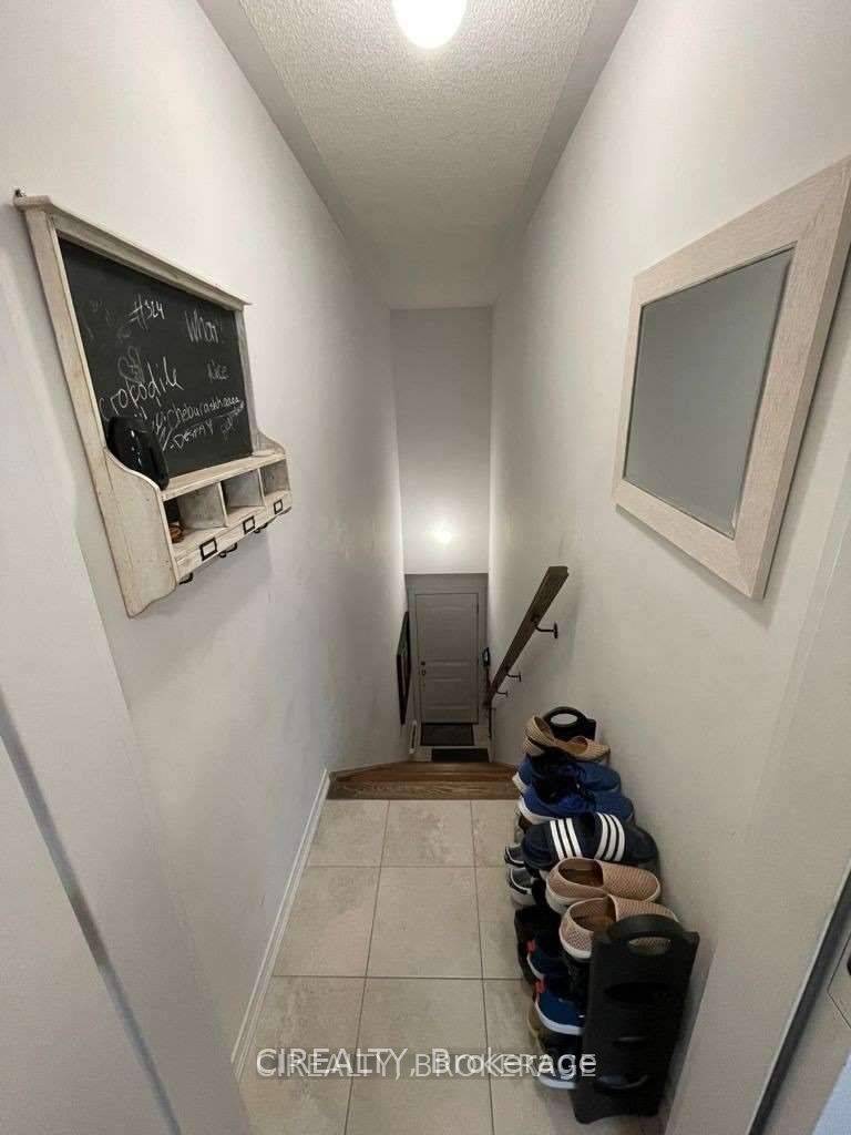 Oakville, ON L6H 0K1,2480 Post RD #16