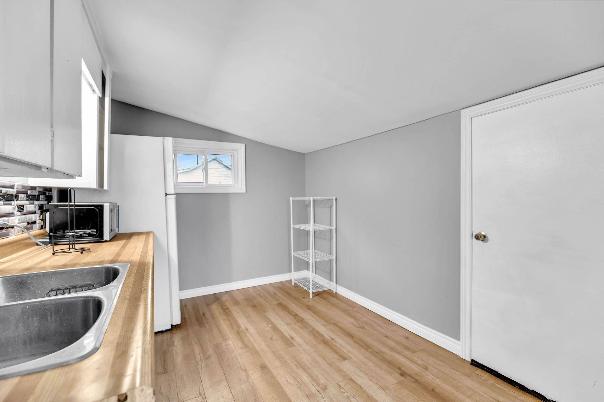 St. Thomas, ON N5P 1L2,101 Scott ST #B