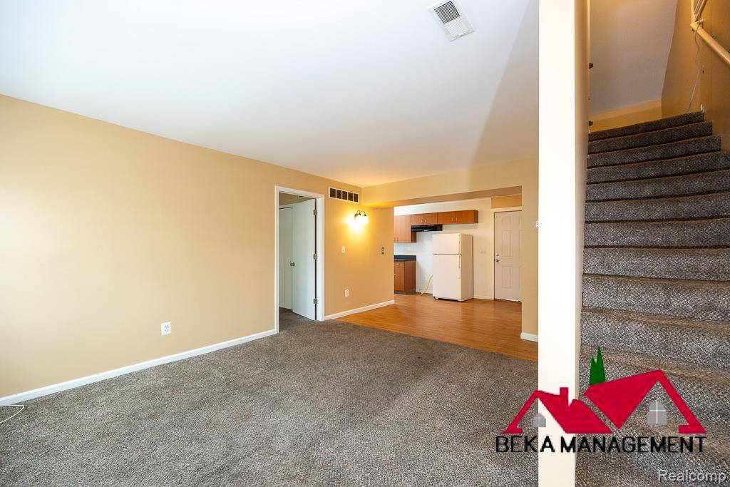 Warren, MI 48091,7052 Meadow AVE