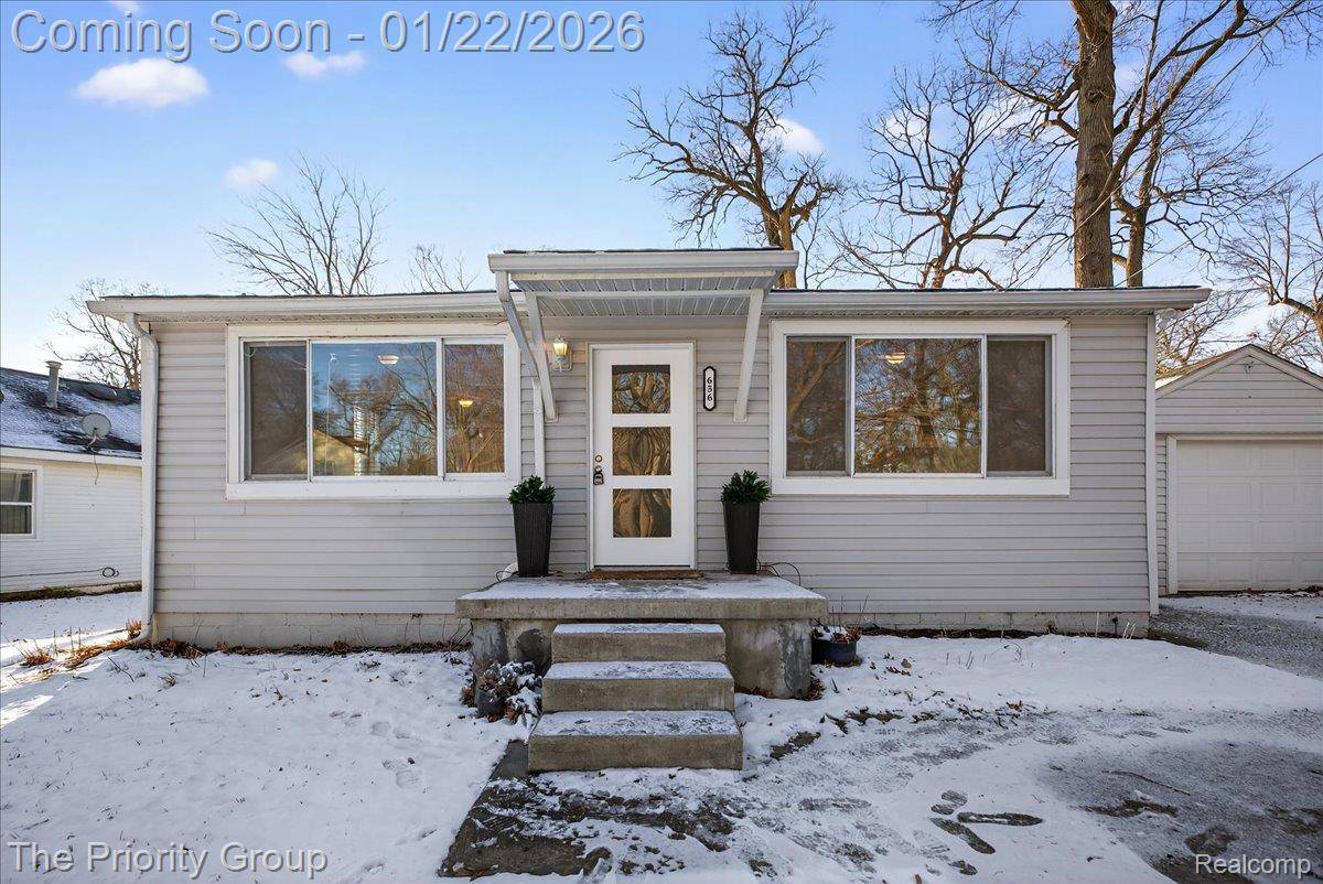 White Lake, MI 48386,636 Lakeview DR