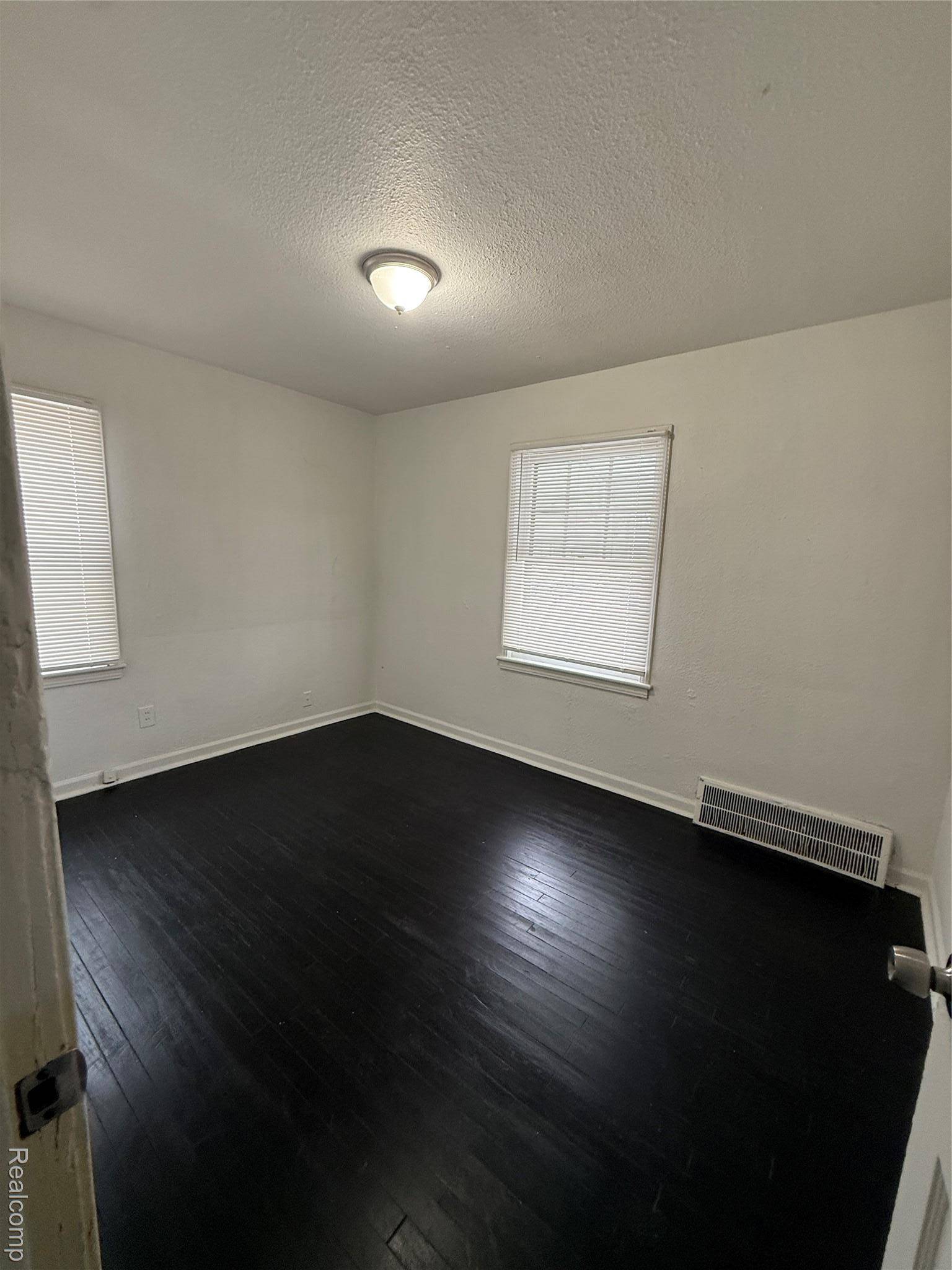 Ecorse, MI 48229,4139 17th ST