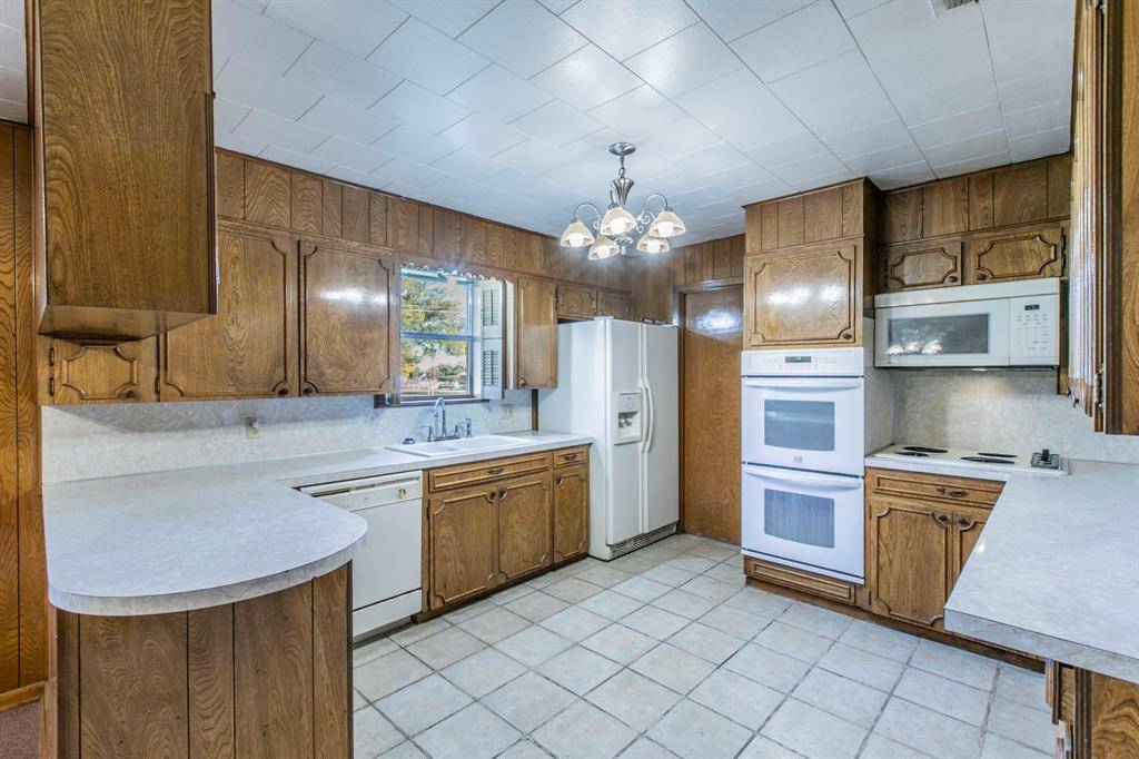 Groesbeck, TX 76642,615 E Jacinto Street