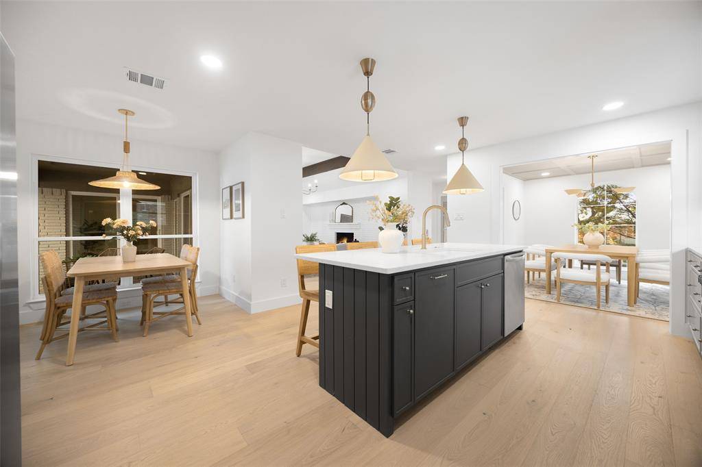 Dallas, TX 75238,9727 Dartridge Drive