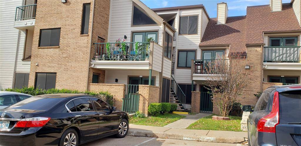 Arlington, TX 76006,2301 Balsam Drive #M301