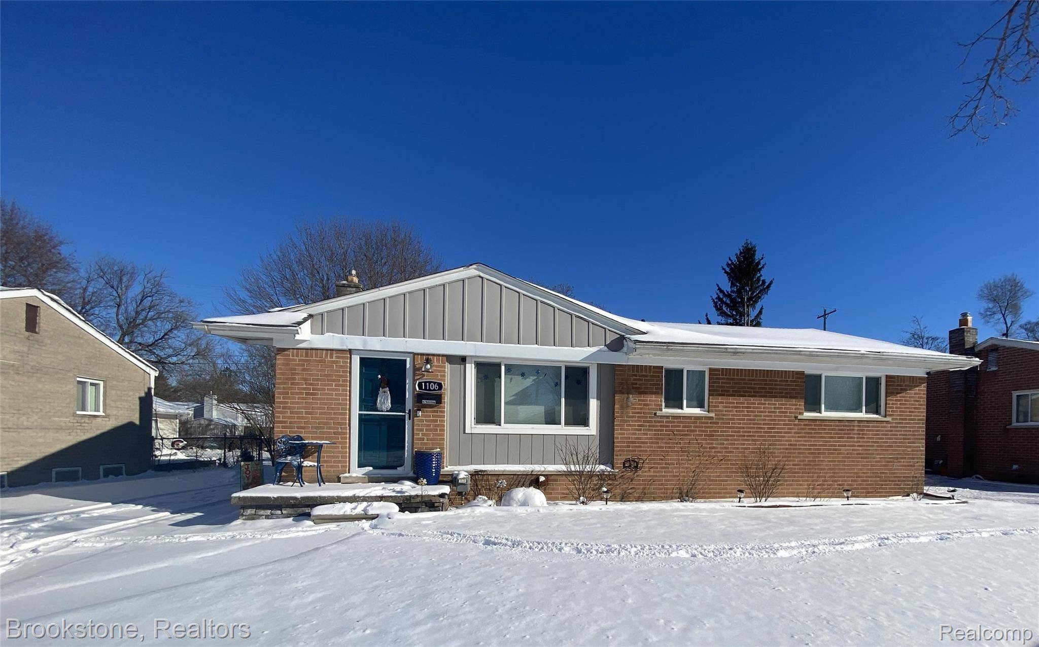 Holly, MI 48442,1106 Marion DR