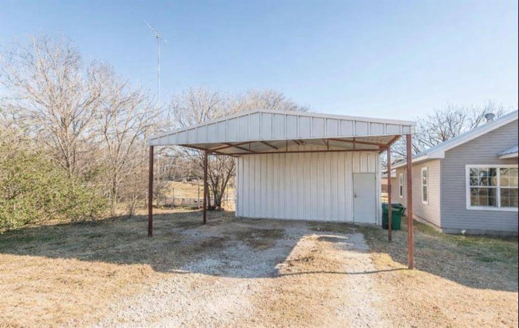 Bowie, TX 76230,180 Trail Drive