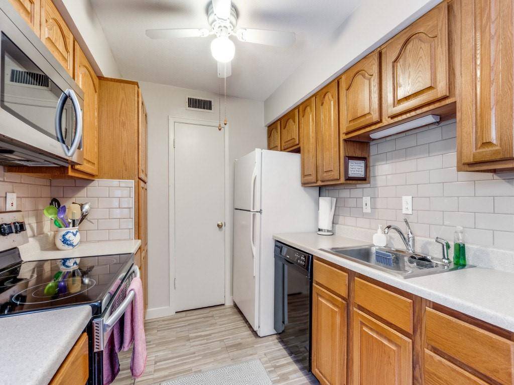 Dallas, TX 75230,10755 Villager Road #B