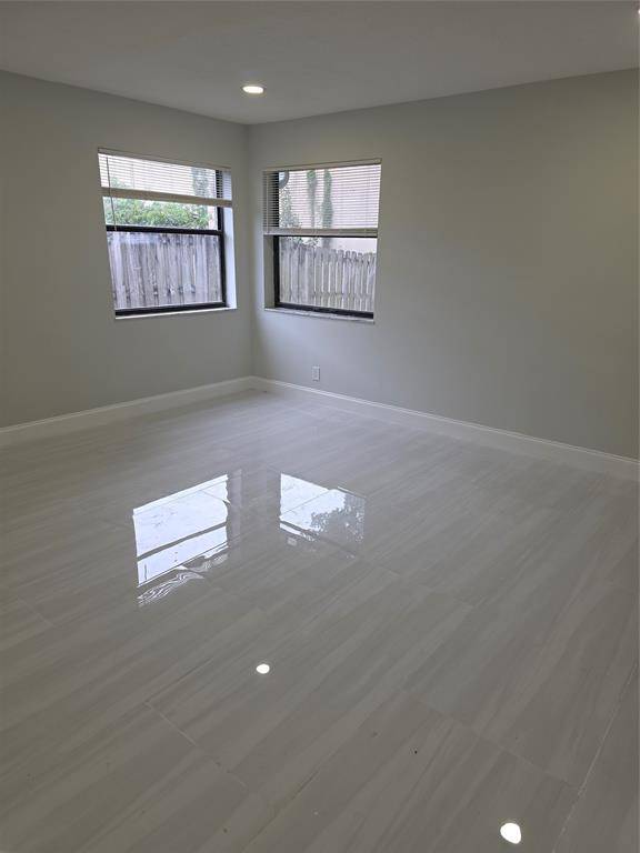 Davie, FL 33331,6701 W Wedgewood Ave