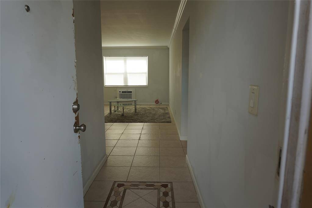 Pompano Beach, FL 33064,1050 E SAMPLE RD #104