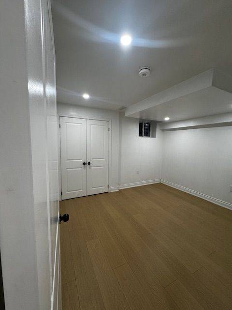 Brampton, ON L7A 5J4,23 Junior RD