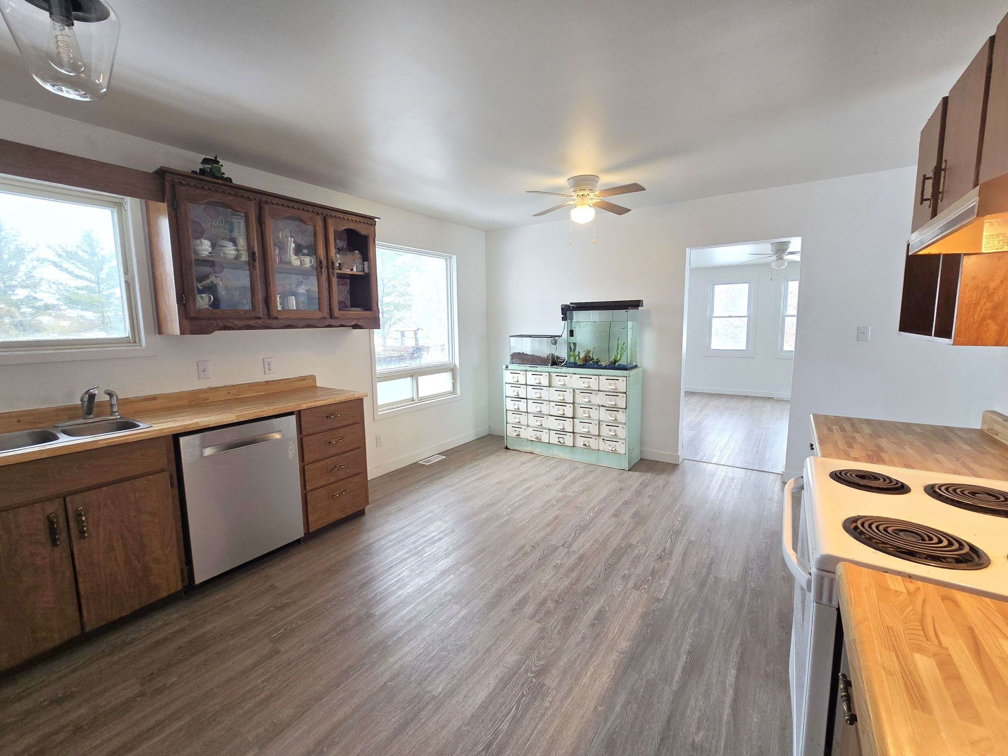 Quinte West, ON K8V 5P8,87 Rorabeck RD