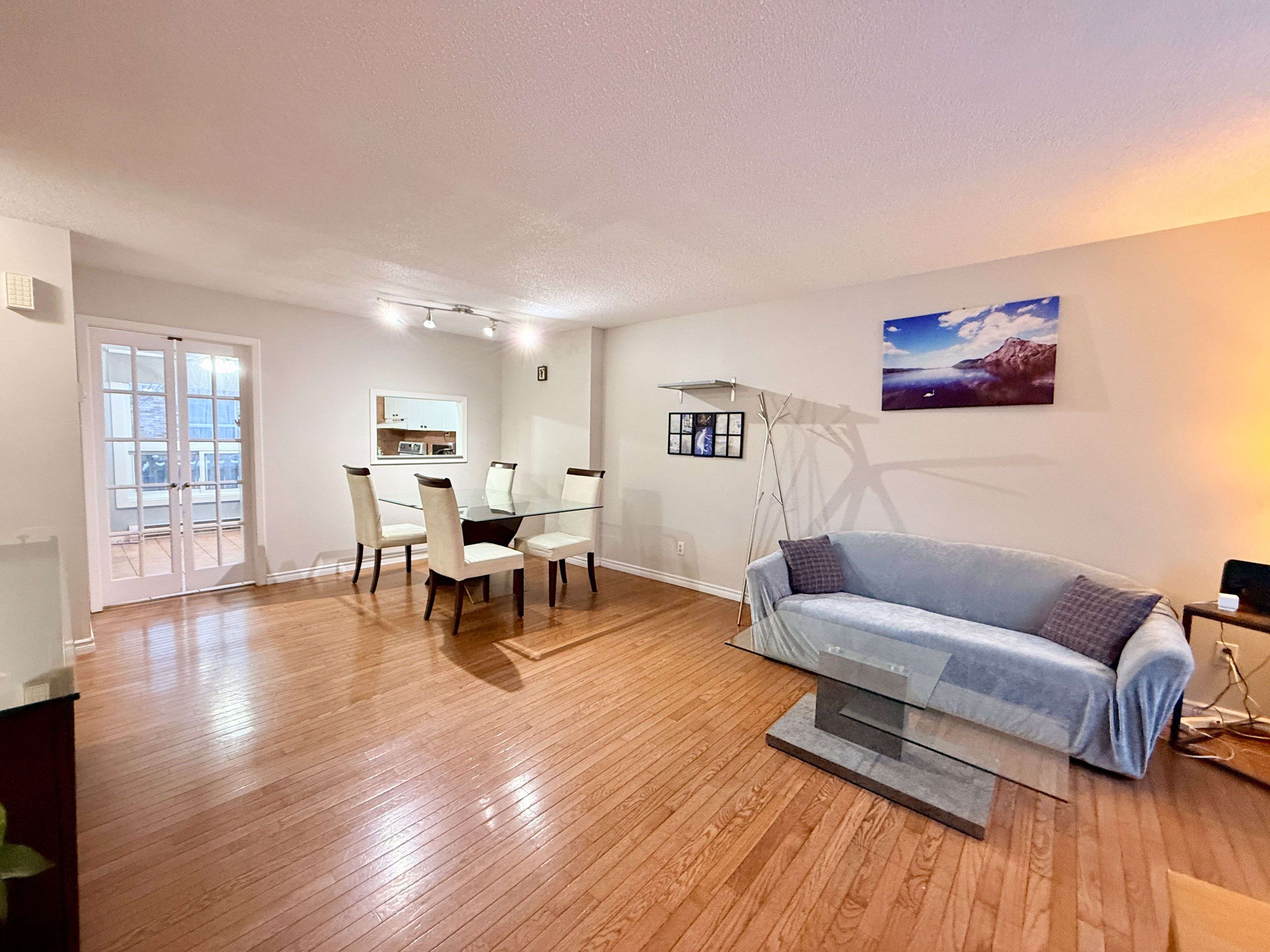 London East, ON N5Y 2J6,253 Taylor ST #21