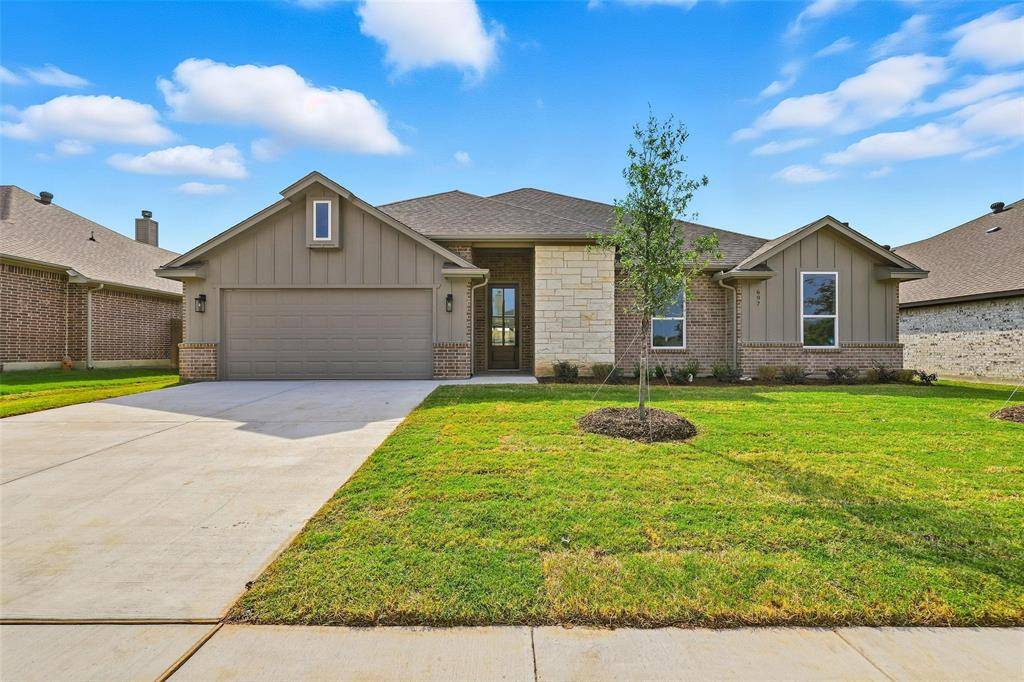 Saginaw, TX 76179,697 Fossil Wood Drive