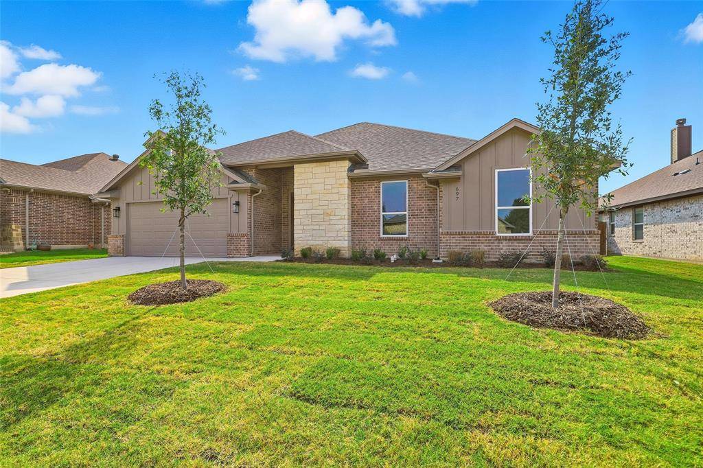 Saginaw, TX 76179,697 Fossil Wood Drive