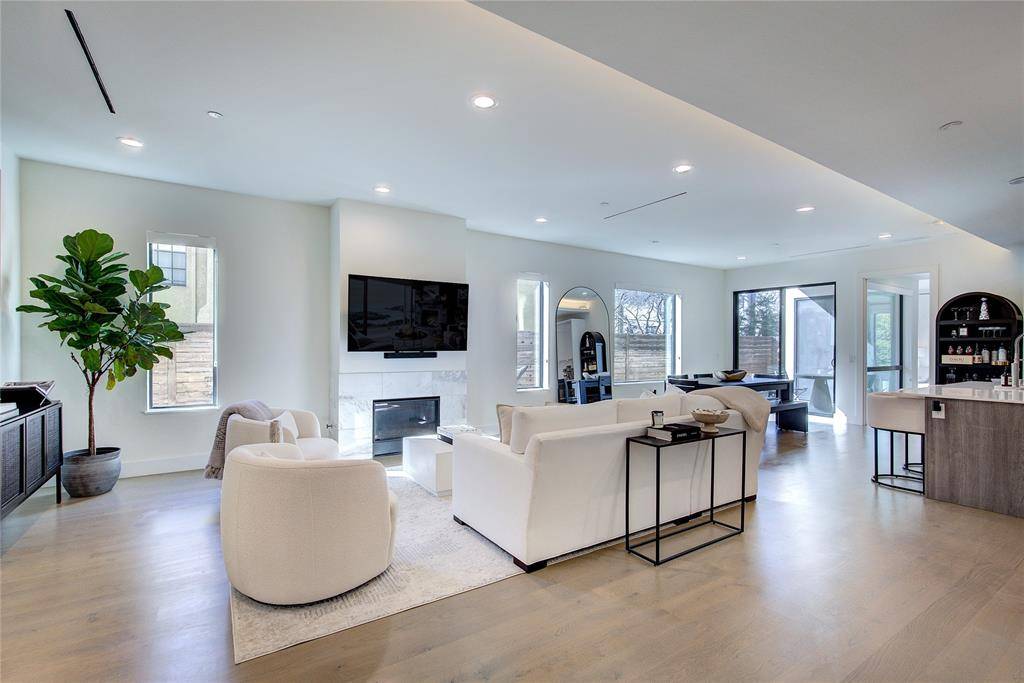 Dallas, TX 75204,3923 Cole Avenue #103