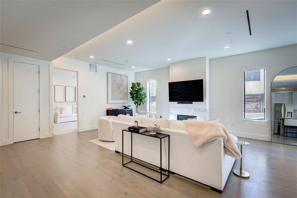 Dallas, TX 75204,3923 Cole Avenue #103