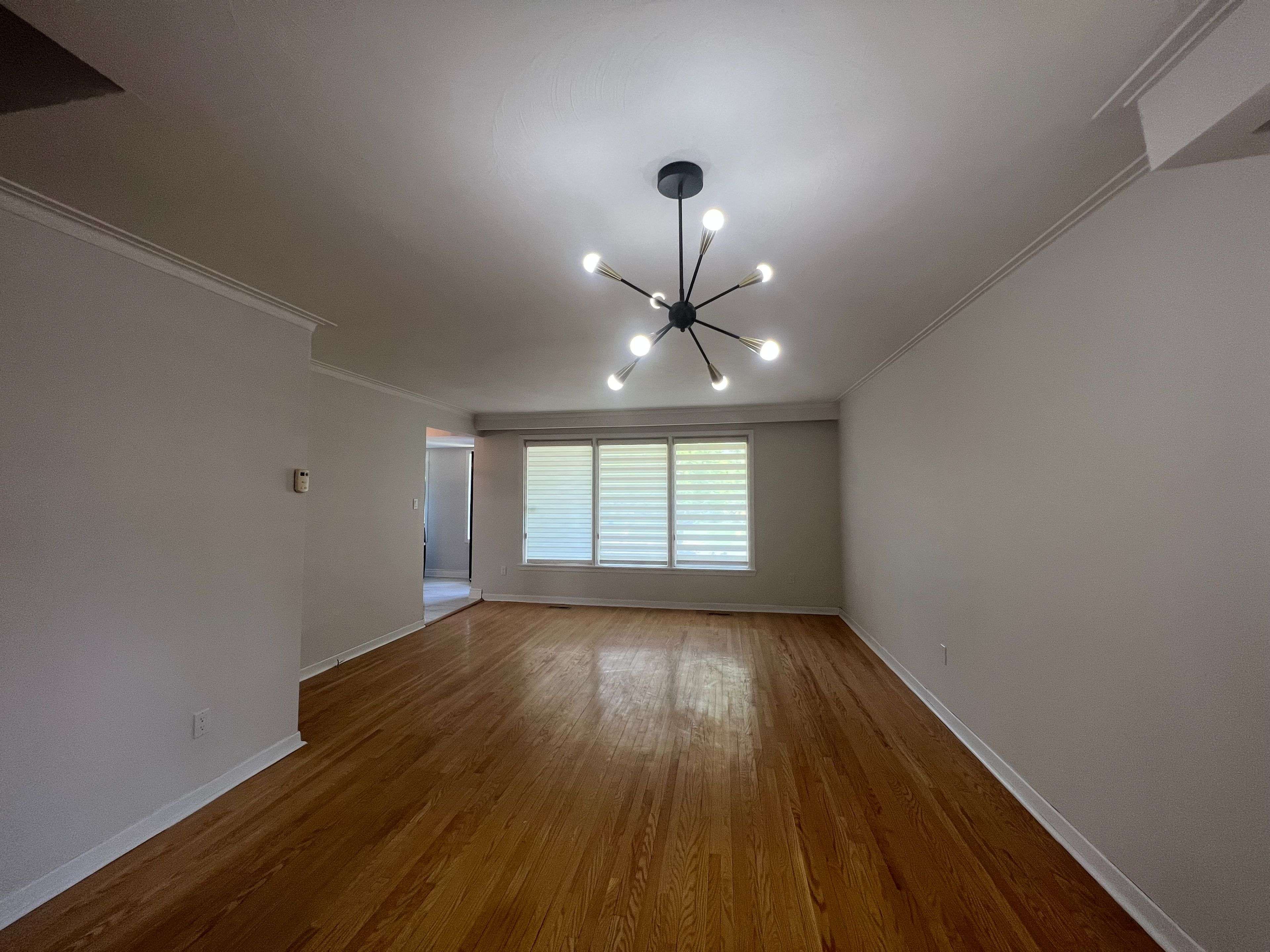 Toronto C07, ON M2R 2P9,65 Dewlane DR