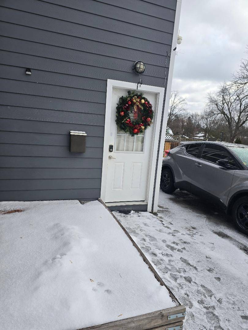 Richmond Hill, ON L4C 1G8,53 Major Mackenzie DR E #Basement Apartment