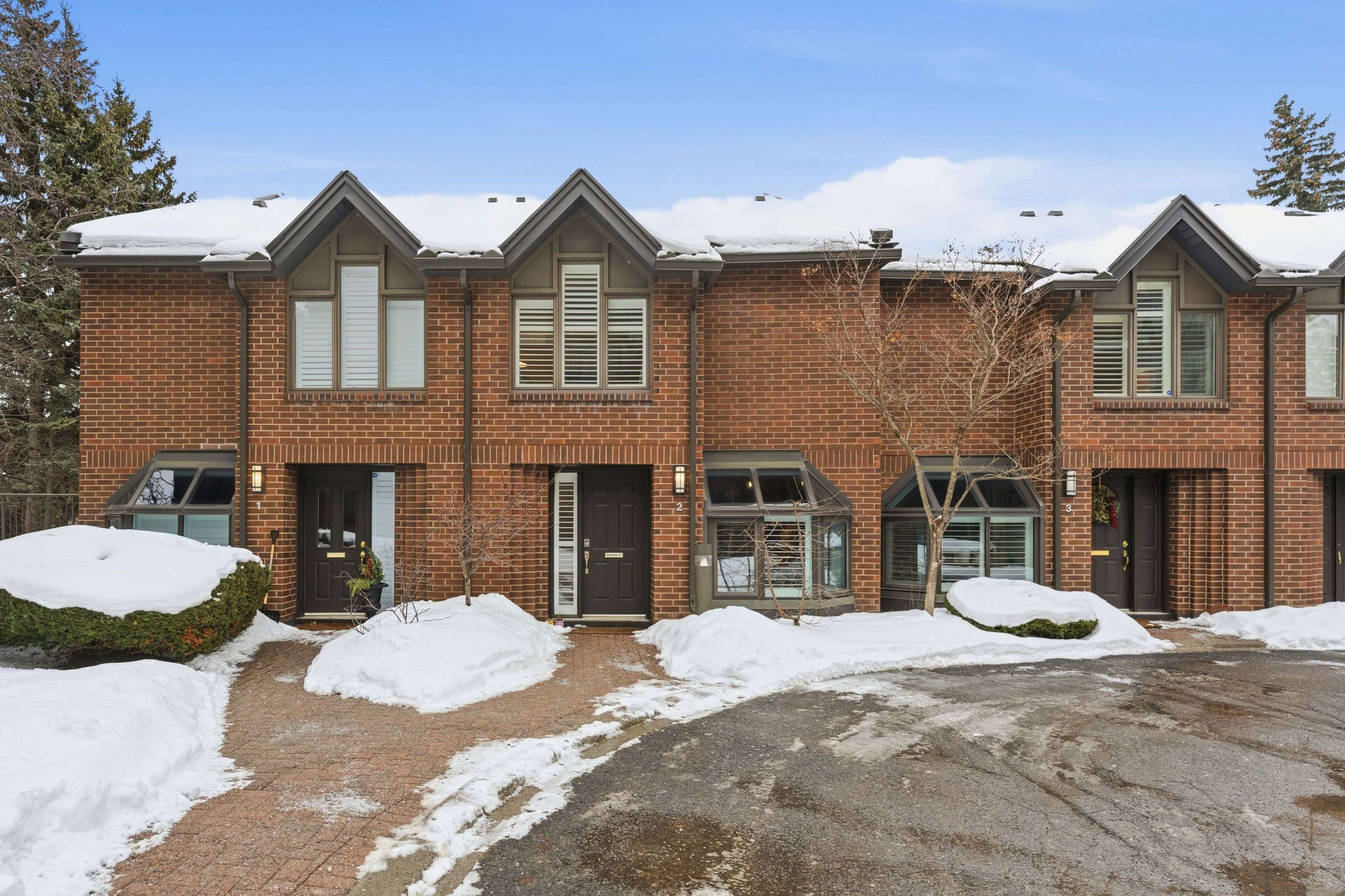 Glebe - Ottawa East And Area, ON K1S 5K8,111 Echo DR #2