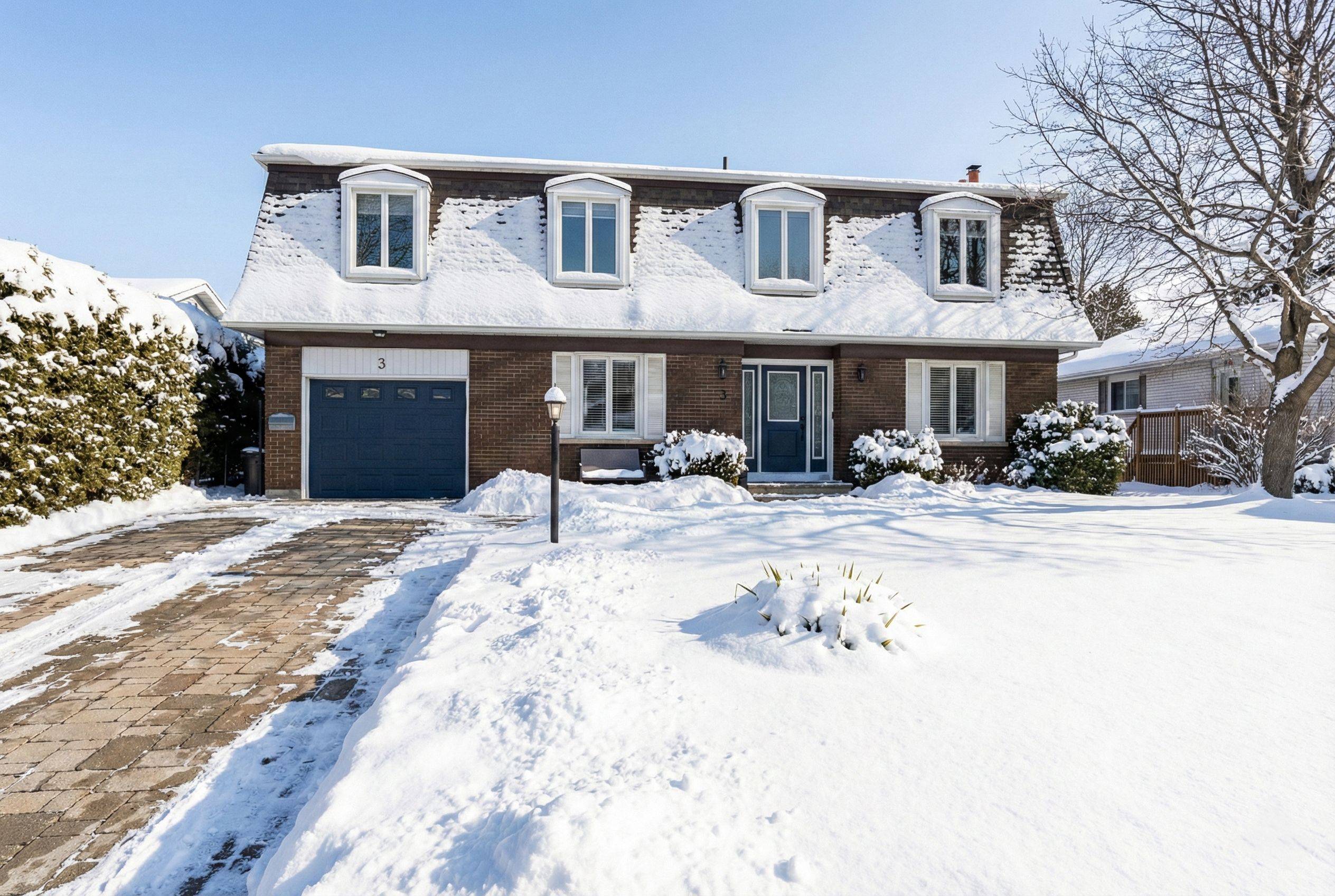 Barrhaven, ON K2J 1G5,3 Roberta CRES