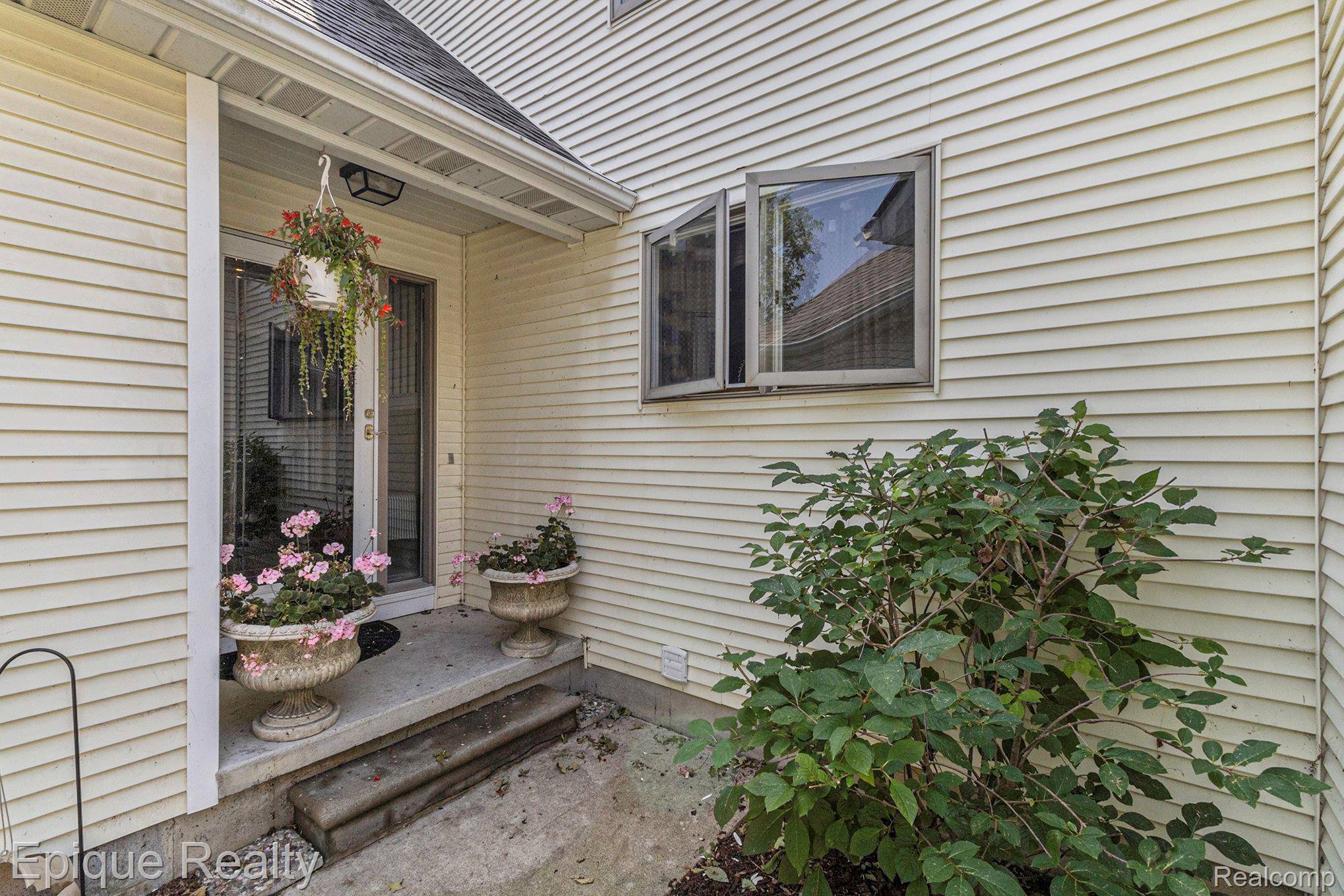 Davison, MI 48423,9448 Linda DR