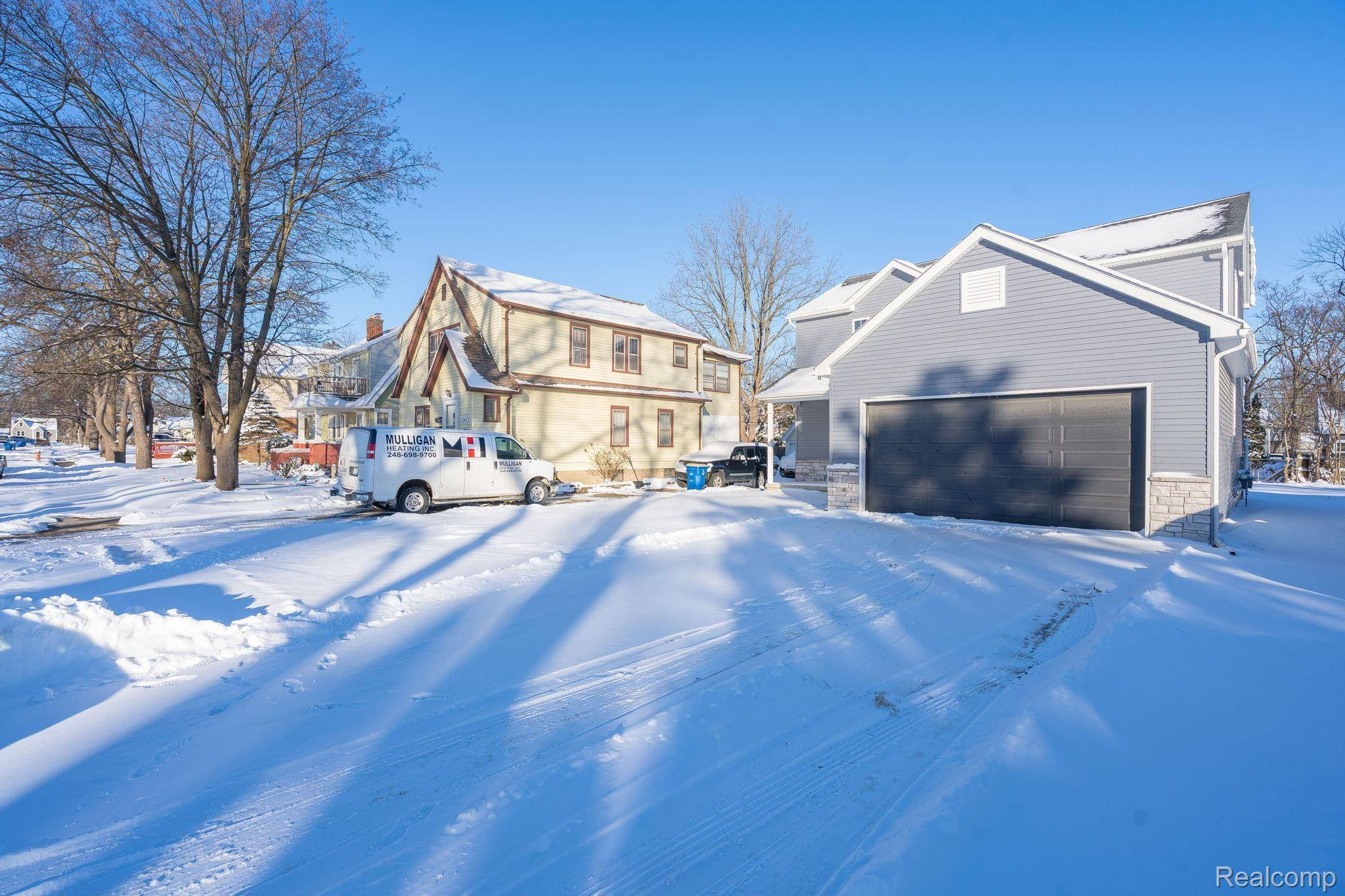 Waterford, MI 48328,155 Draper AVE