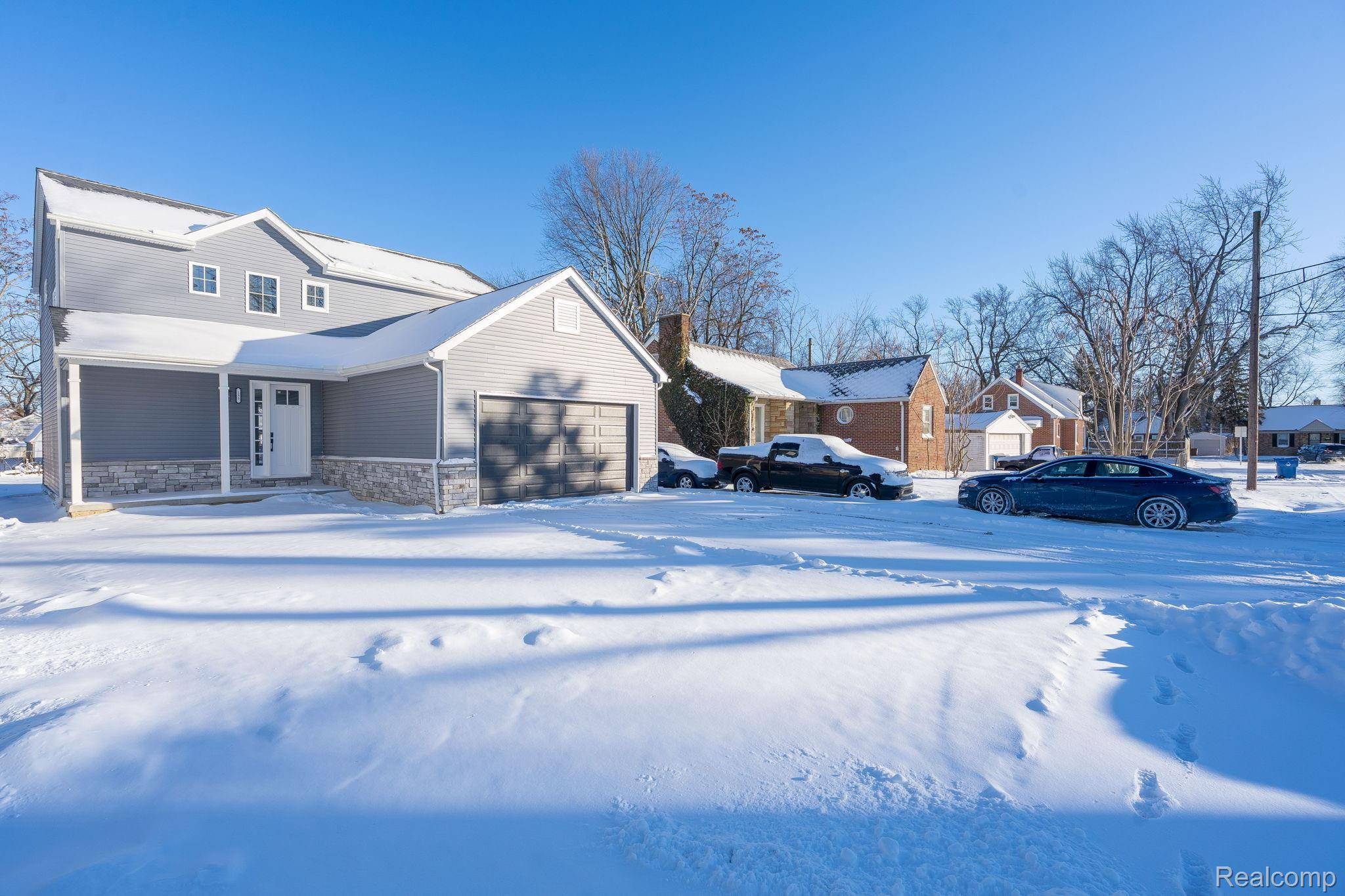 Waterford, MI 48328,155 Draper AVE