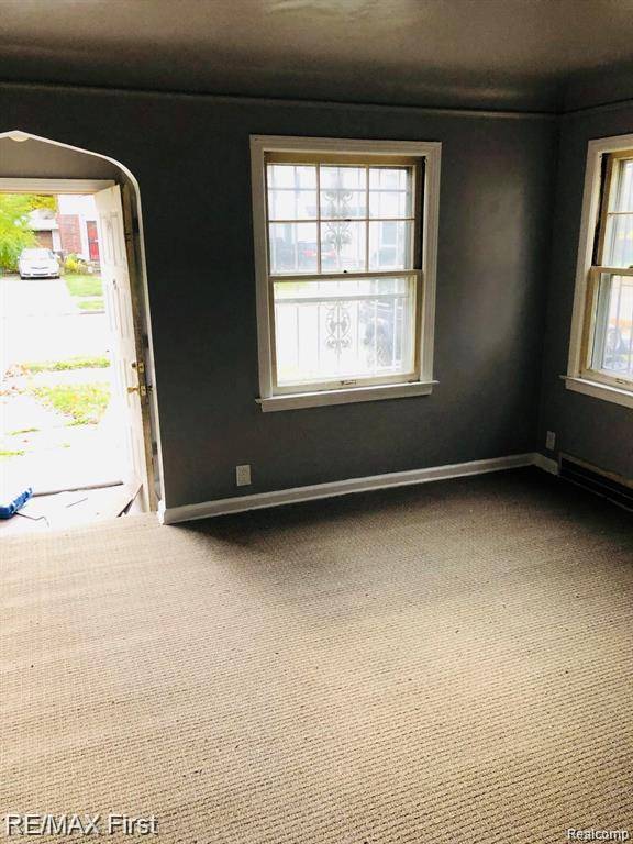 Detroit, MI 48224,8850 Farmbrook ST