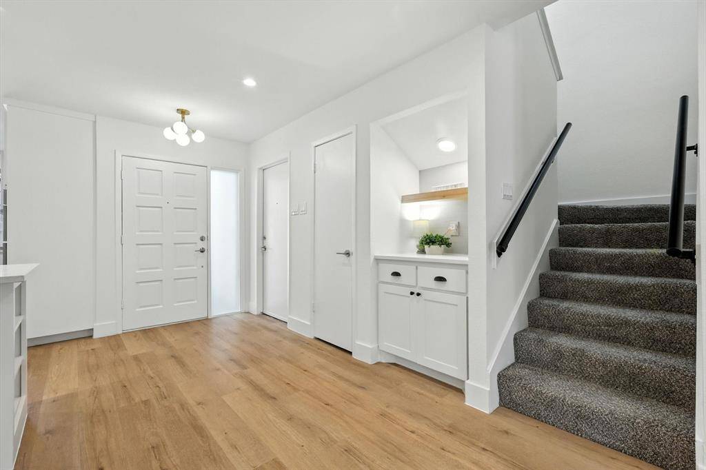 Dallas, TX 75208,2143 Kessler Court #38