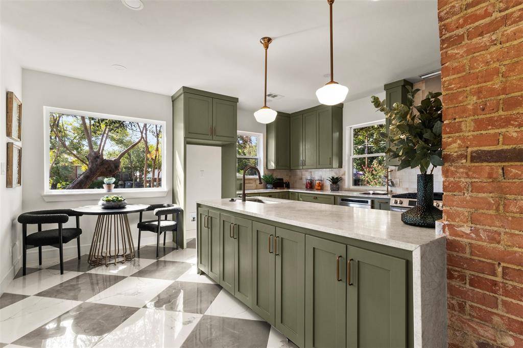 Dallas, TX 75208,624 N Vernon Avenue